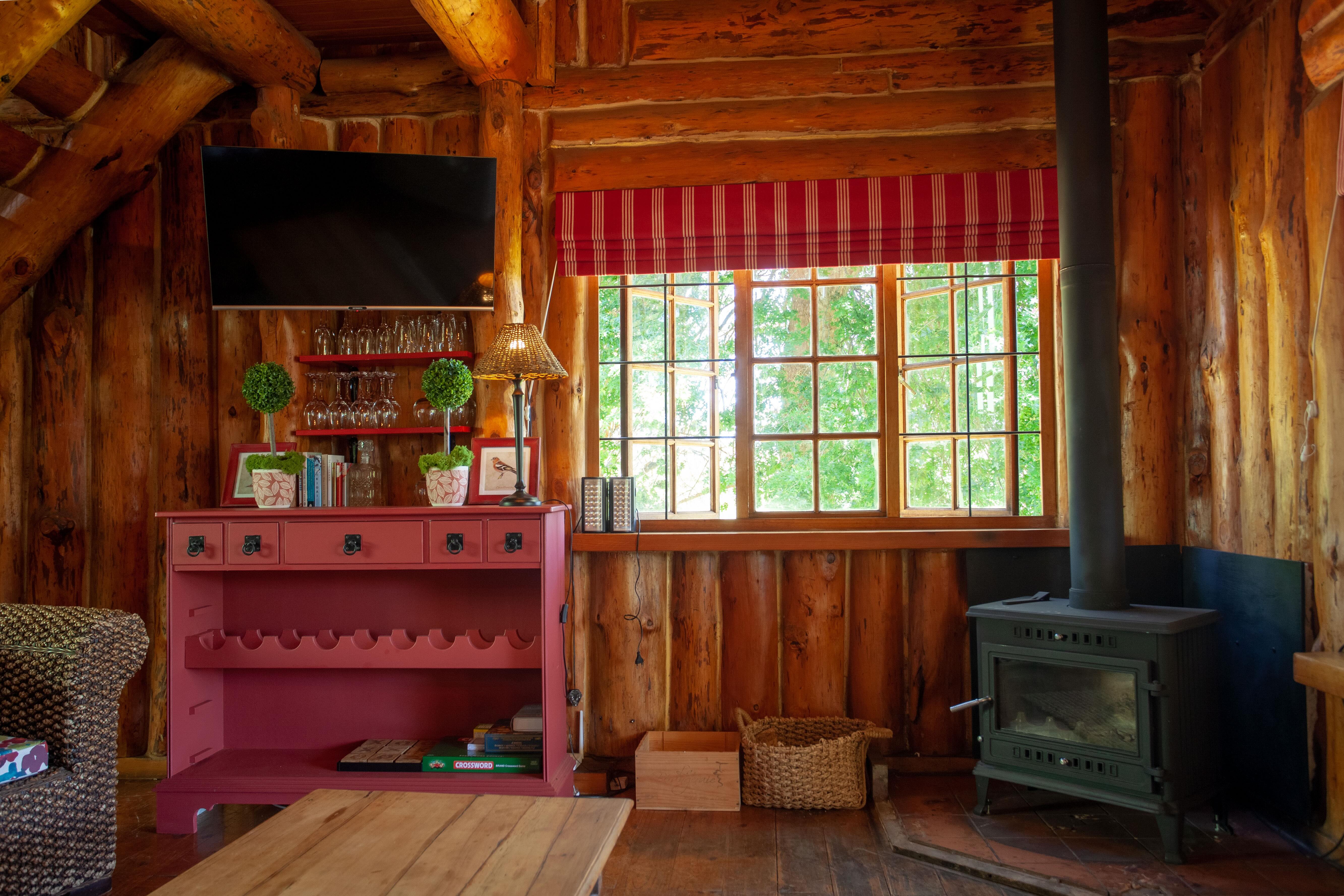Log cabin lounge