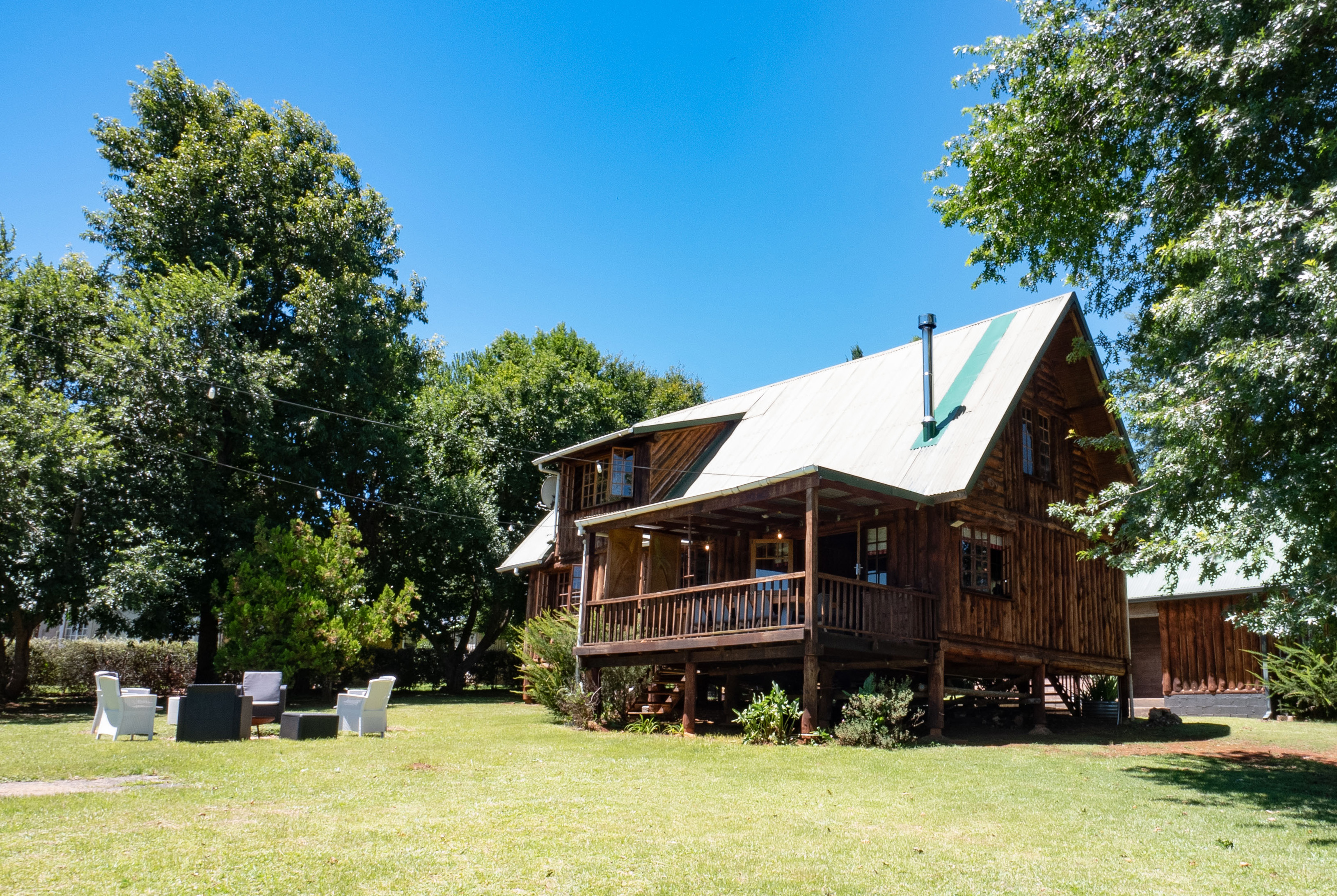 Oakhaven log cabin